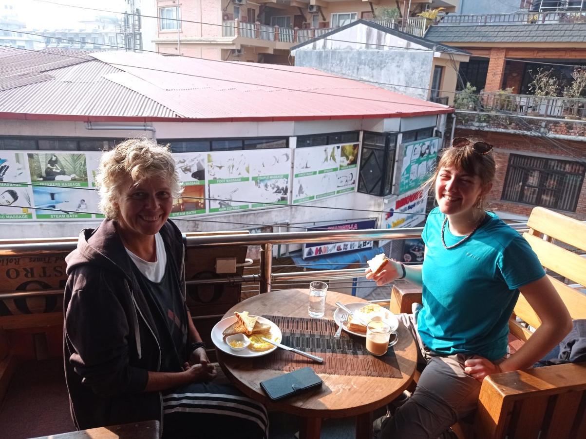 Paila Hostel Lakeside Pokhara Exterior foto