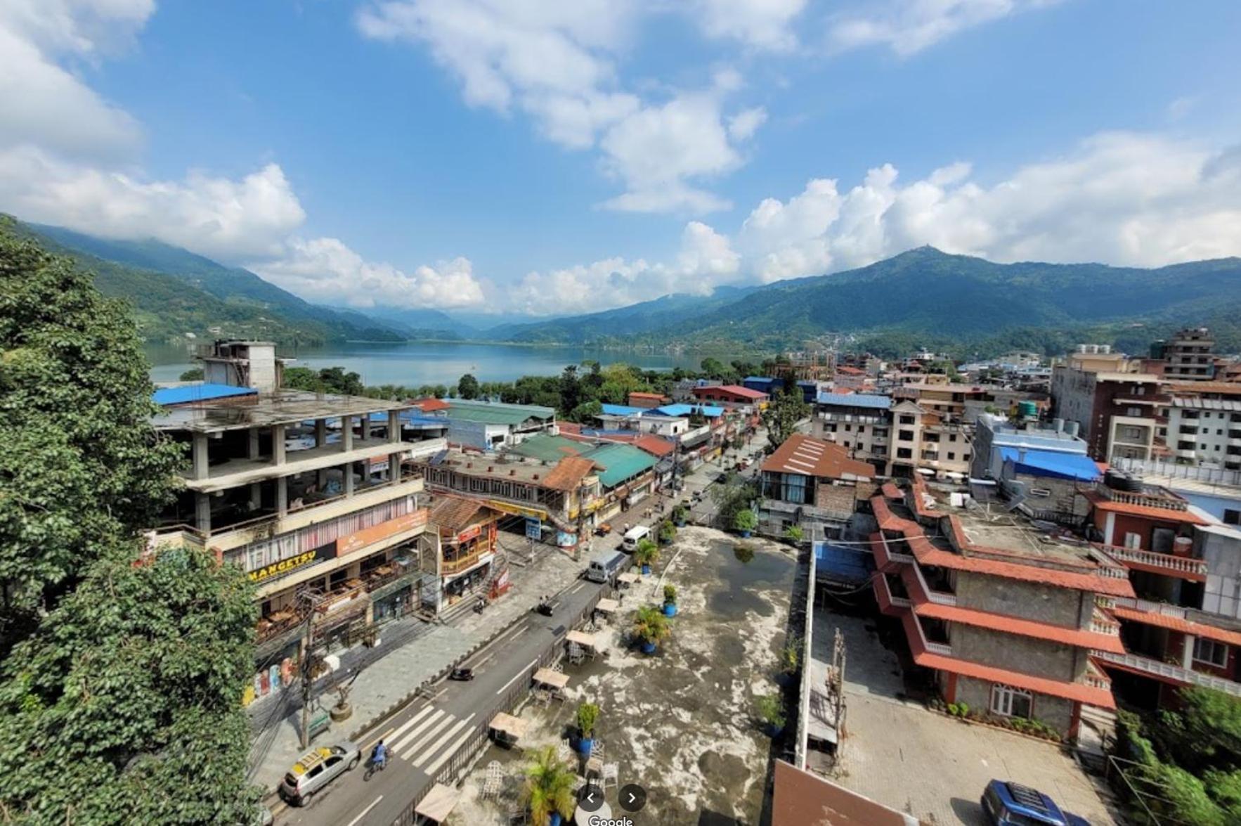 Paila Hostel Lakeside Pokhara Exterior foto
